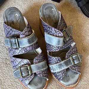 Freebird Purple and Gray Buckle Sandals